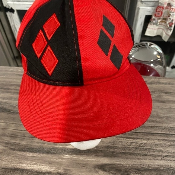 2015 Harley Quinn DC Comics Snapback Hat - Picture 3 of 5